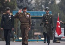 فقدان الاتصال بطائرة تقل رئيس الأركان أثناء عودته من تركيا فقدان الاتصال بطائرة تقل رئيس الأركان أثناء عودته من تركيا