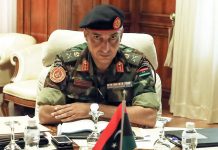 سقوط طائرة الحداد يعمّق «نظرية المؤامرة» في الشارع الليبي سقوط طائرة الحداد يعمّق «نظرية المؤامرة» في الشارع الليبي