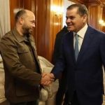 الدبيبة في مرمى الانتقادات بعد لقائه مع أحد زعماء التهريب الدبيبة في مرمى الانتقادات بعد لقائه مع أحد زعماء التهريب