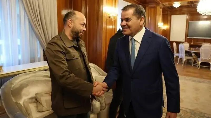 الدبيبة في مرمى الانتقادات بعد لقائه مع أحد زعماء التهريب الدبيبة في مرمى الانتقادات بعد لقائه مع أحد زعماء التهريب