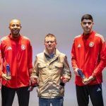 تتويج فريق الكرة الطائرة بجوائز فردية مميزة تتويج فريق الكرة الطائرة بجوائز فردية مميزة