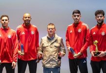 تتويج فريق الكرة الطائرة بجوائز فردية مميزة تتويج فريق الكرة الطائرة بجوائز فردية مميزة