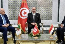 وسط “تحفظ” ليبي.. وزراء خارجية تونس ومصر والجزائر يبحثون الأزمة الليبية في تونس وسط “تحفظ” ليبي.. وزراء خارجية تونس ومصر والجزائر يبحثون الأزمة الليبية في تونس
