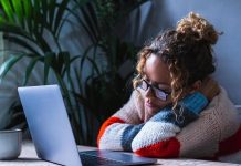 لماذا نشعر بالإرهاق رغم النوم لساعات كافية؟ لماذا نشعر بالإرهاق رغم النوم لساعات كافية؟