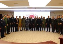 ضباط من الشرق والغرب يختتمون سلسلة من الزيارات لمراكز أمن الحدود في تركيا ضباط من الشرق والغرب يختتمون سلسلة من الزيارات لمراكز أمن الحدود في تركيا