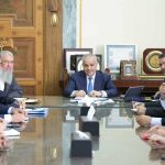 اتفاق على توريد ملايين صناديق الزيت لتعويض نقص السوق اتفاق على توريد ملايين صناديق الزيت لتعويض نقص السوق