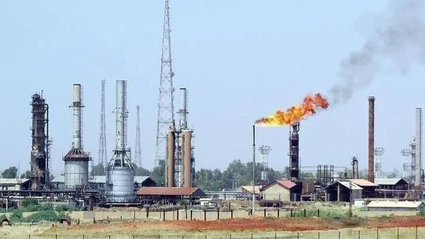 إعلان حالة الطوارئ في مصفاة الزاوية بعد اندلاع حريق هائل إعلان حالة الطوارئ في مصفاة الزاوية بعد اندلاع حريق هائل