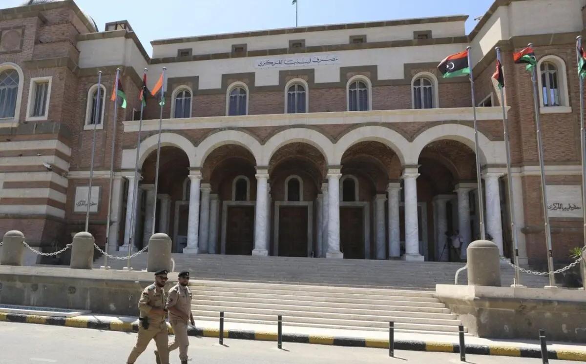 المركزي يؤكد إحالة رواتب منتسبي المؤسسة العسكرية إلى حساب وزارة الدفاع المركزي يؤكد إحالة رواتب منتسبي المؤسسة العسكرية إلى حساب وزارة الدفاع