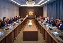 ليبيا عالقة بين نيران المسلحين… و«مبادرة أميركية» متعثرة ليبيا عالقة بين نيران المسلحين... و«مبادرة أميركية» متعثرة