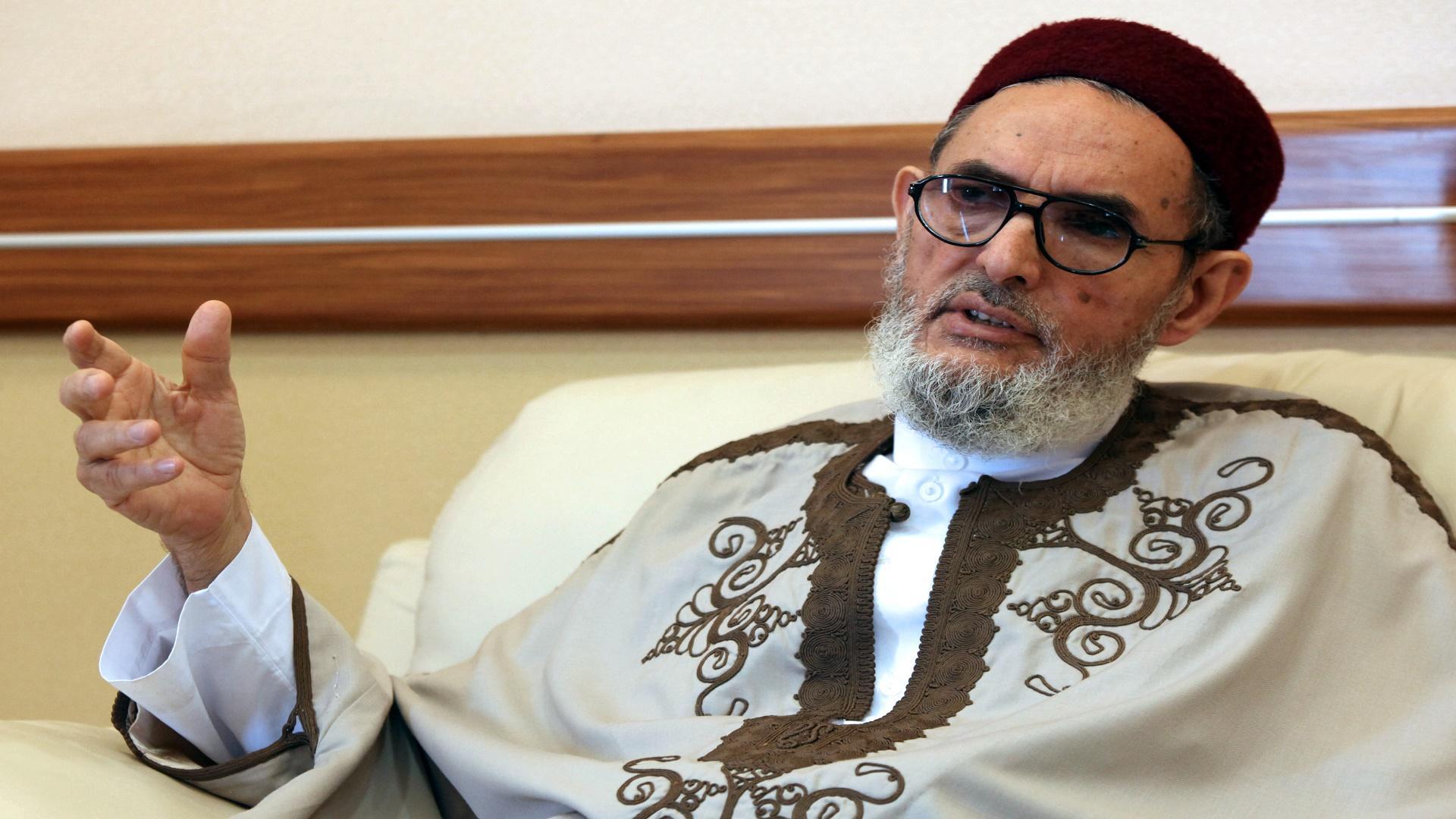 مفتي ليبيا: الحرب السعودية على اليمن وكالة عن واشنطن مفتي ليبيا: الحرب السعودية على اليمن وكالة عن واشنطن