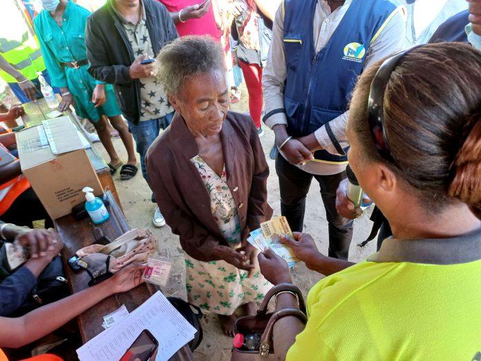 Tulear Himo-Post Catastrophe : 300 ménages vont bénéficier de l’aide à Tsimenatse II Tulear Himo-Post Catastrophe : 300 ménages vont bénéficier de l’aide à Tsimenatse II
