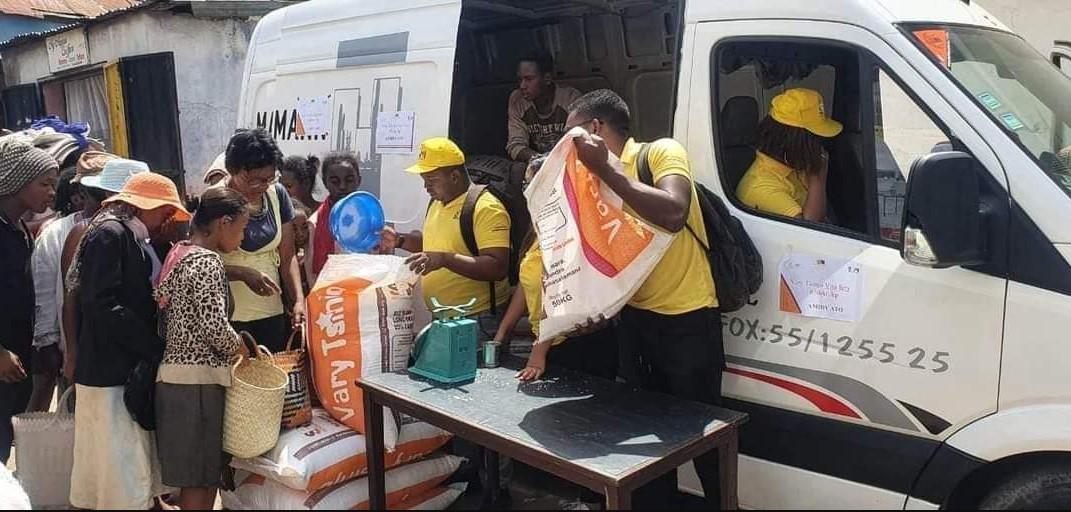 140.000 tonnes de riz importé à répartir dans le pays pour éviter la pénurie 140.000 tonnes de riz importé à répartir dans le pays pour éviter la pénurie