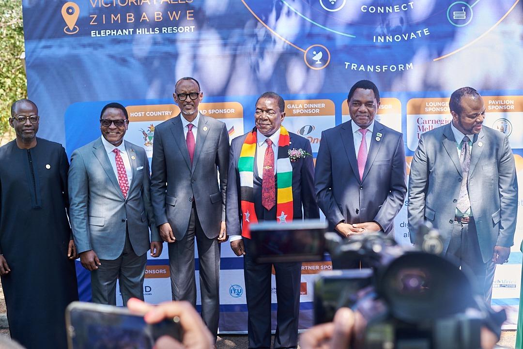 Le Fonds de développement africain et Smart Africa lancent un projet de 1,5M$ pour booster le commerce électronique transfrontalier Le Fonds de développement africain et Smart Africa lancent un projet de 1,5M$ pour booster le commerce électronique transfrontalier