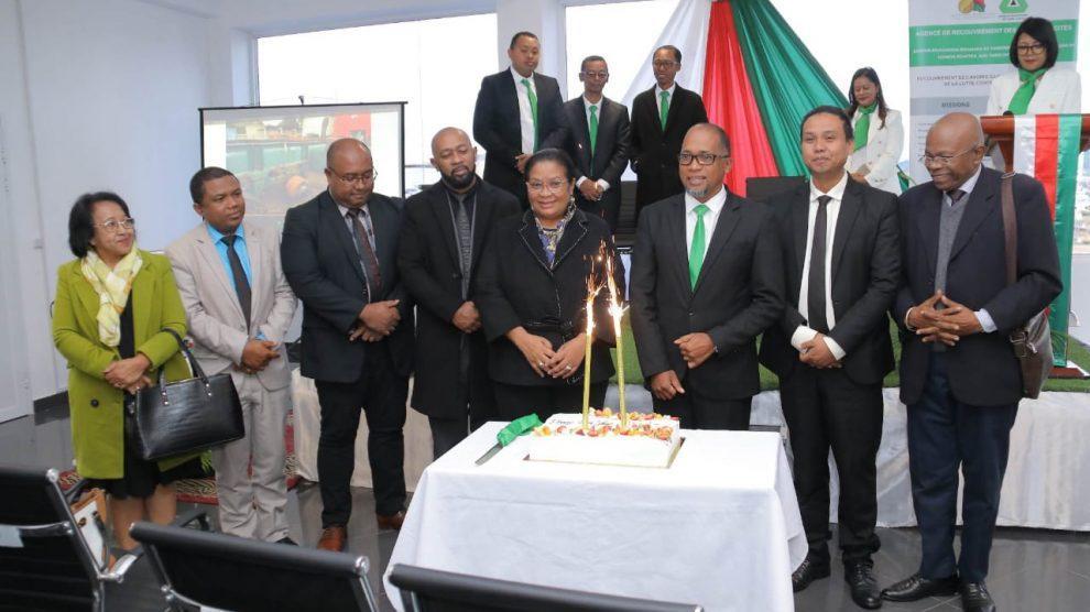 AVOIRS ILLICITES – Près de 6 milliards d’ariary d’avoir gelés par l’ARAI AVOIRS ILLICITES – Près de 6 milliards d’ariary d’avoir gelés par l’ARAI