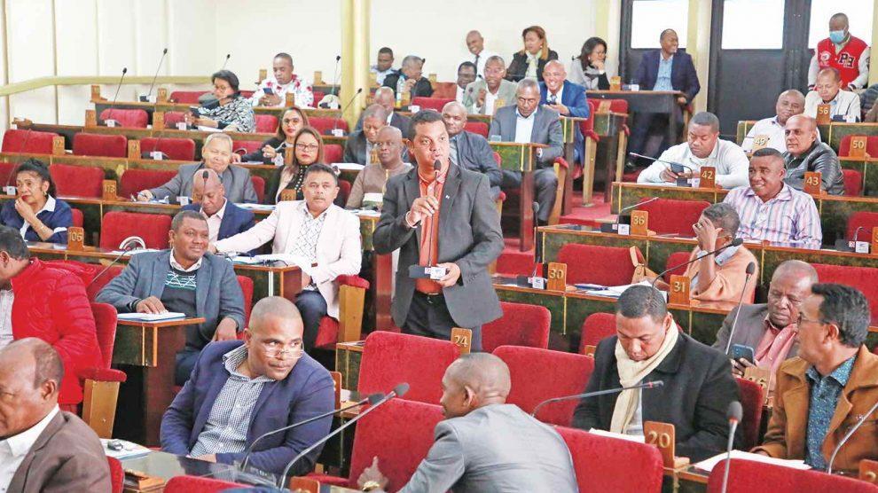 ASSEMBLÉE NATIONALE – Un climat de confusion s’installe ASSEMBLÉE NATIONALE – Un climat de confusion s’installe