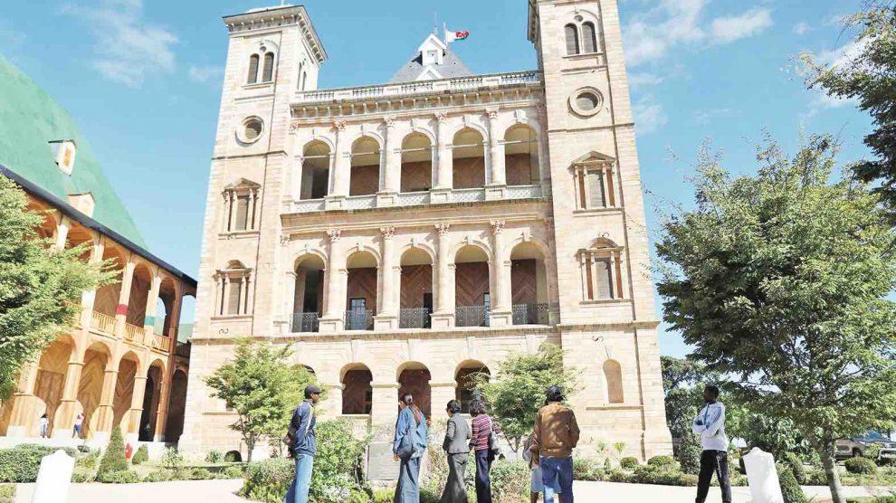 ANALAMANGA – Les îles visitent les sites emblématiques ANALAMANGA – Les îles visitent les sites emblématiques