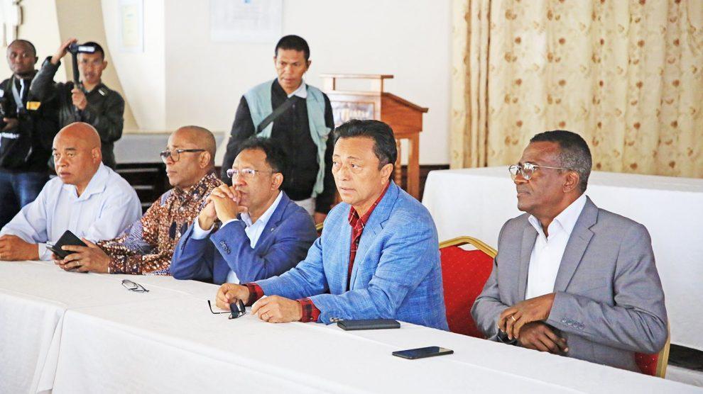 AMBOHIMANAMBOLA – Entretien entre le collectif des candidats et les forces vives AMBOHIMANAMBOLA – Entretien entre le collectif des candidats et les forces vives