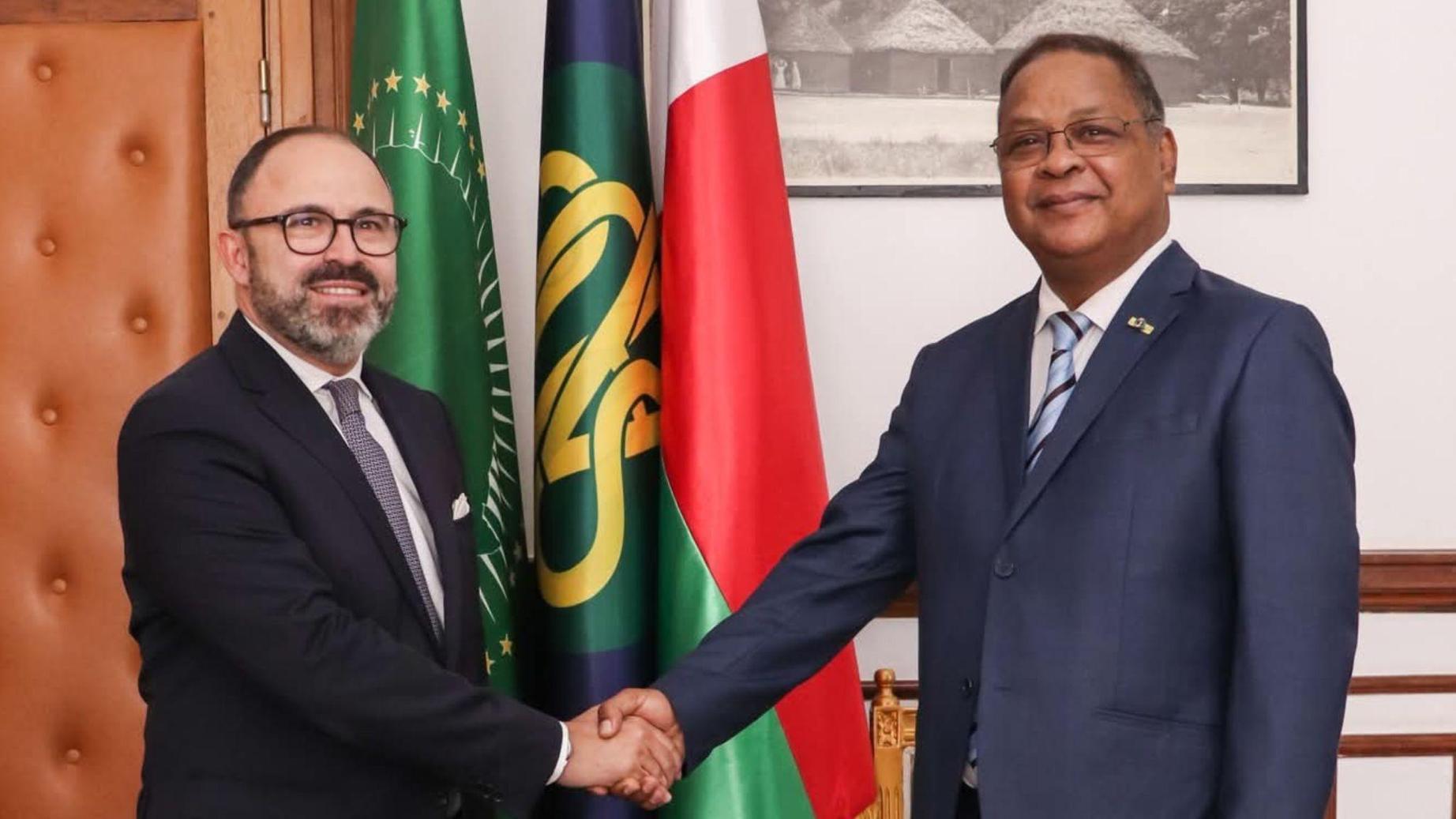 France Réaffirme Son Attachement à Madagascar France Réaffirme Son Attachement à Madagascar