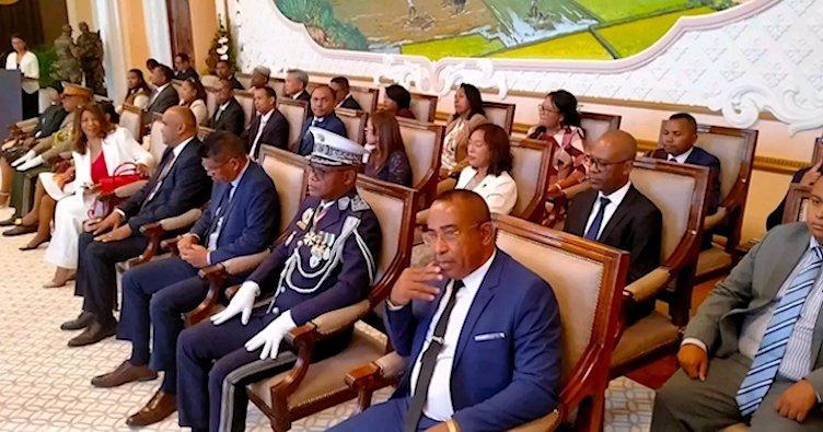 Difficile Équilibre pour Composer le Gouvernement Difficile Équilibre pour Composer le Gouvernement