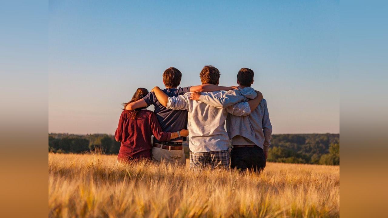 Identité Instable: une Réflexion sur Nos Perceptions Identité Instable: une Réflexion sur Nos Perceptions