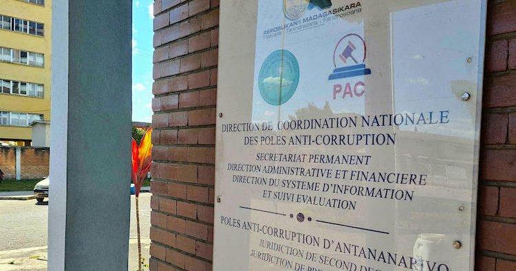 Affaire Ravatomanga: Deux Procureurs du PAC Suspendus Affaire Ravatomanga: Deux Procureurs du PAC Suspendus