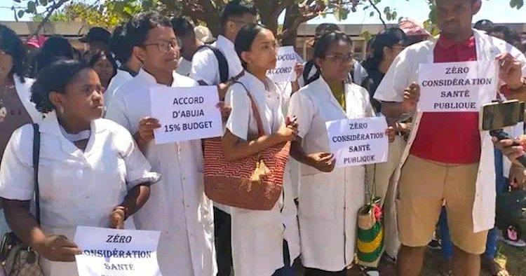 Grève des Internes pour une Hausse de 15% du Budget Grève des Internes pour une Hausse de 15% du Budget