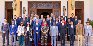 L’État et le Secteur Privé Main dans la Main L’État et le Secteur Privé Main dans la Main