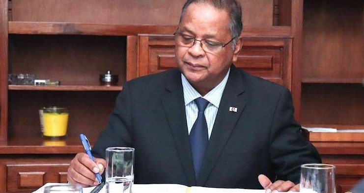 Fin de L’Impunité pour les Responsables Publics Fin de L'Impunité pour les Responsables Publics