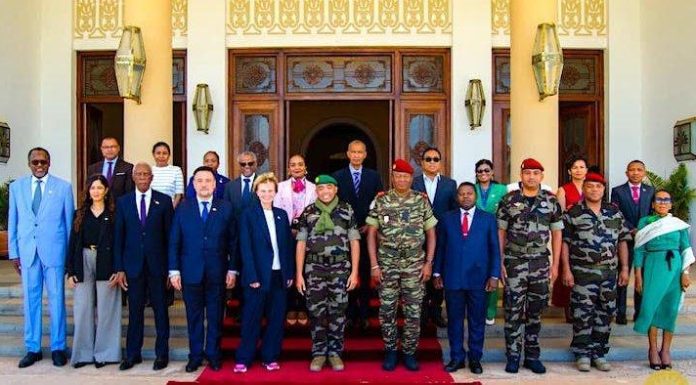 Une Délégation de L’Oif à Iavoloha Une Délégation de L’Oif à Iavoloha