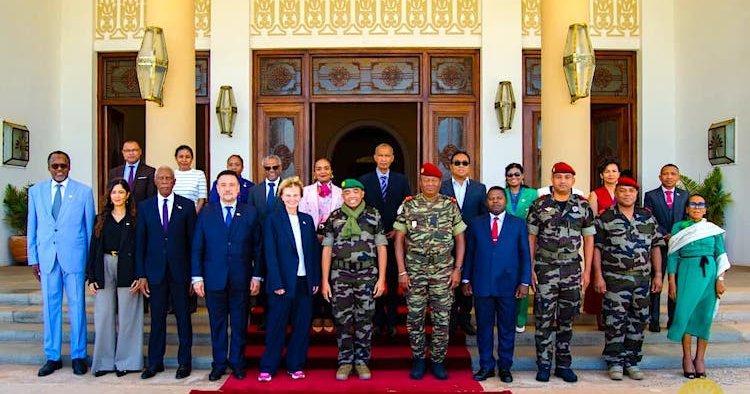 Une Délégation de L’Oif à Iavoloha Une Délégation de L’Oif à Iavoloha