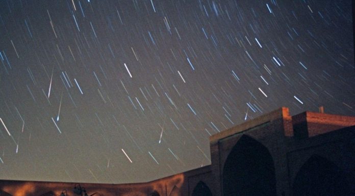 Léonides: Sublime Pluie D’ÉToiles Filantes Léonides: Sublime Pluie D’ÉToiles Filantes