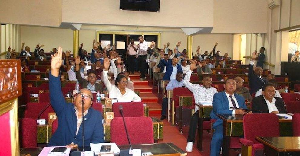 Projet de Loi de Finances 2026 Adopté avec Amendements Projet de Loi de Finances 2026 Adopté avec Amendements