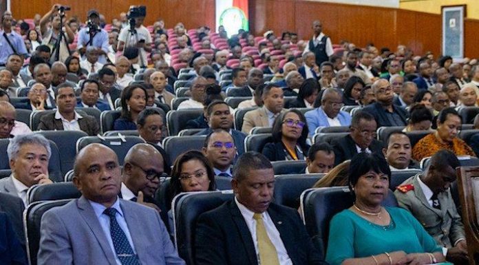 Concertation Nationale Boycottée à la Cérémonie D’Ouverture Concertation Nationale Boycottée à la Cérémonie D'Ouverture