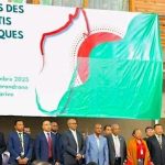 Trente Partis Élaborent une Charte de Transition Trente Partis Élaborent une Charte de Transition