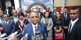 Bras de Fer À L’Assemblée Nationale sur L’Inamovibilité Bras de Fer À L'Assemblée Nationale sur L'Inamovibilité