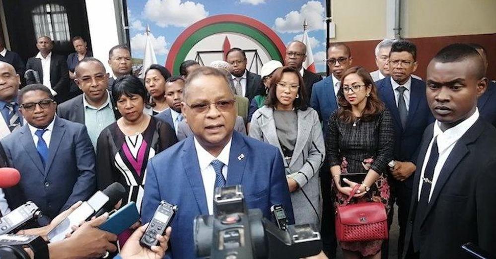 Bras de Fer À L'Assemblée Nationale sur L'Inamovibilité Bras de Fer À L'Assemblée Nationale sur L'Inamovibilité