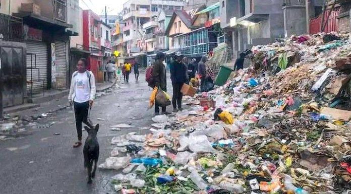 Antananarivo Étouffe sous les Ordures Antananarivo Étouffe sous les Ordures