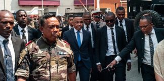 Randrianirina et Macron Discutent pour Apaiser Tensions Randrianirina et Macron Discutent pour Apaiser Tensions