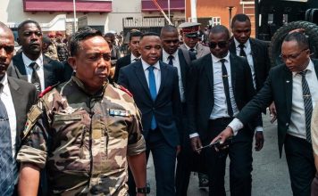 Randrianirina et Macron Discutent pour Apaiser Tensions Randrianirina et Macron Discutent pour Apaiser Tensions