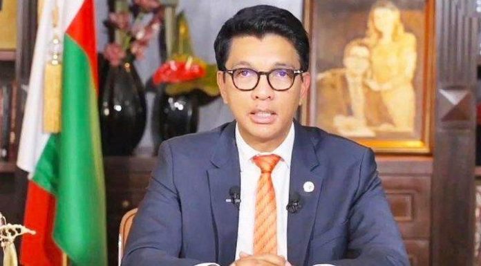 Andry Rajoelina Réapparaît Pour La Pentecôte Andry Rajoelina Réapparaît Pour La Pentecôte