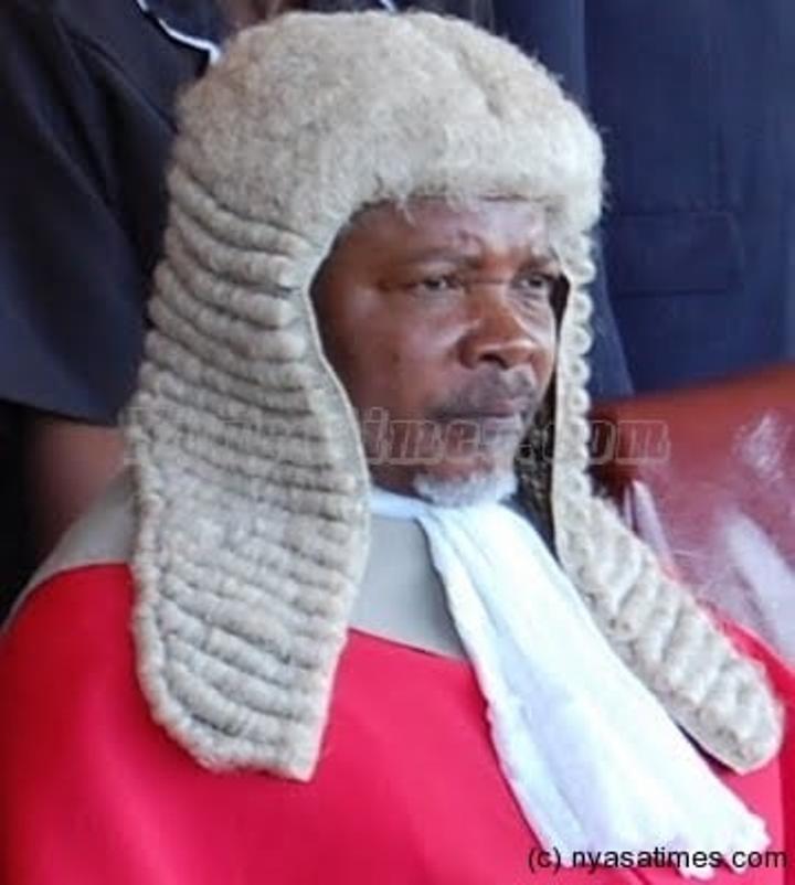 Burial with military honours for ex-Chief Justice Munlo, Kunkuyu pays tribute to ‘MCP’s pillar of strength’ Burial with military honours for ex-Chief Justice Munlo, Kunkuyu pays tribute to ‘MCP’s pillar of strength’