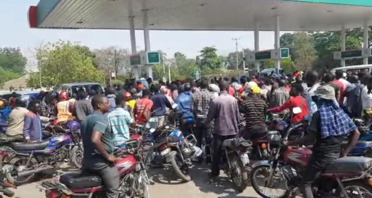 Fuel crisis continues in Malawi