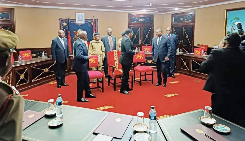 President Chakwera buys first poppy at K2m as he inaugurates 2022 Poppy Appeal Week President Chakwera buys first poppy at K2m as he inaugurates 2022 Poppy Appeal Week