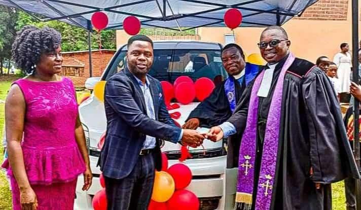 Hilton Banda changes transport history of Zomba CCAP: Church gets first car since 1896