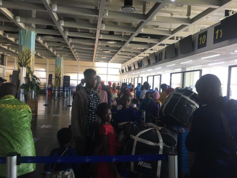 52 Burundian Refugees Voluntarily Goes Back Home - Malawi