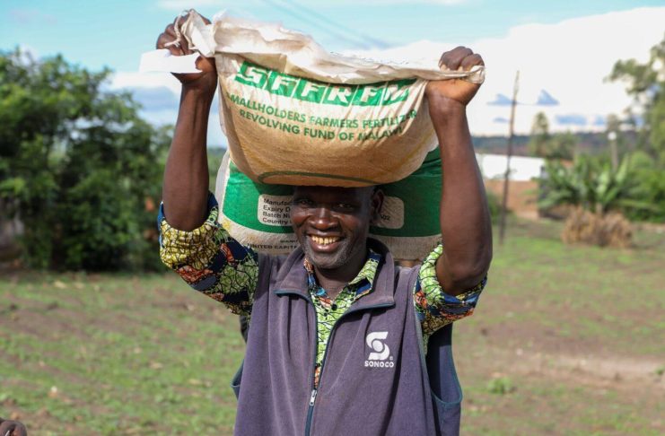 Dowa Farmers Praise Government for Fertilizer Delivery Dowa Farmers Praise Government for Fertilizer Delivery