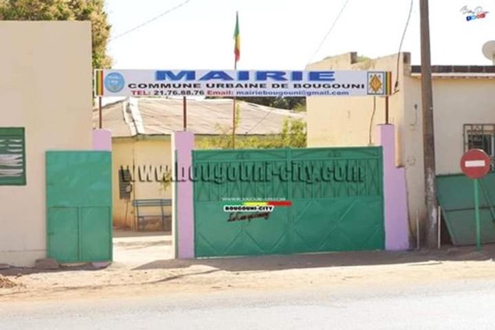 Commune Urbaine de Bougouni : Paiement fictif de 126 millions FCFA de salaires d’enseignants : le Maire Mamourou Coulibaly dans le viseur du Pôle Économique Commune Urbaine de Bougouni : Paiement fictif de 126 millions FCFA de salaires d’enseignants : le Maire Mamourou Coulibaly dans le viseur du Pôle Économique