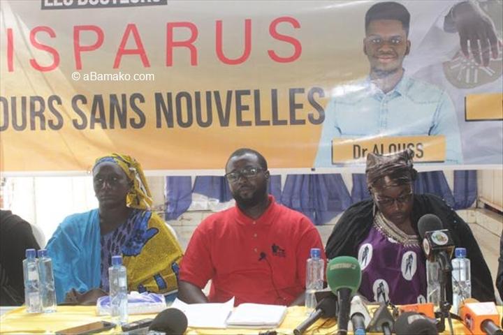 Mali: rassemblement de soutien au rappeur Dr Keb et à ses accompagnateurs Mali: rassemblement de soutien au rappeur Dr Keb et à ses accompagnateurs