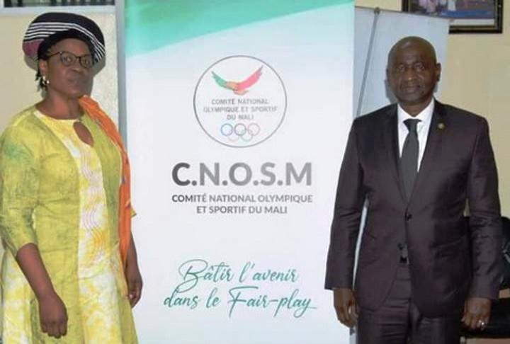 CNOSM-CONFEJES : La Secrétaire générale Louisette-Renée Thobi chez Habib Sissoko CNOSM-CONFEJES : La Secrétaire générale Louisette-Renée Thobi chez Habib Sissoko