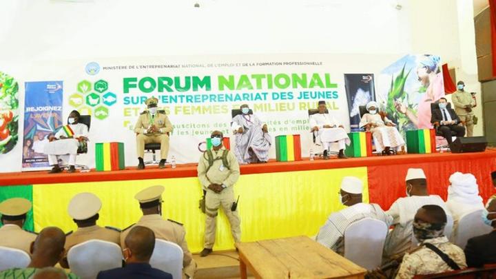 Le premier ministre Choguel Kokalla Maïga à Ségou : « Les Maliens ne suivront personne pour déstabiliser la transition en cours » Le premier ministre Choguel Kokalla Maïga à Ségou : « Les Maliens ne suivront personne pour déstabiliser la transition en cours »